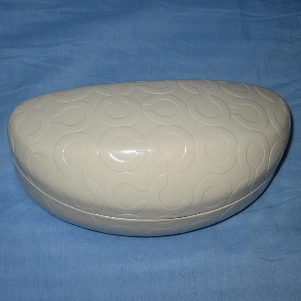 Authentic Coach Embossed Signature Clam Shell Sunglass Case, Ivory, New